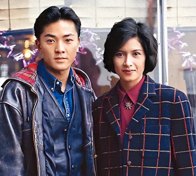 真把自己当日本人了？郑伊健中国开演唱会，老婆发言却全程讲日语