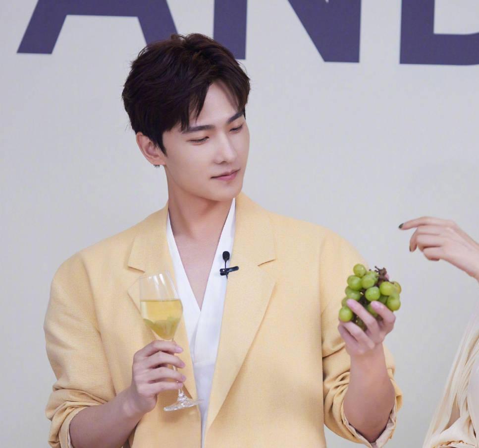 |杨洋,时代抛弃你,不会打一声招呼!