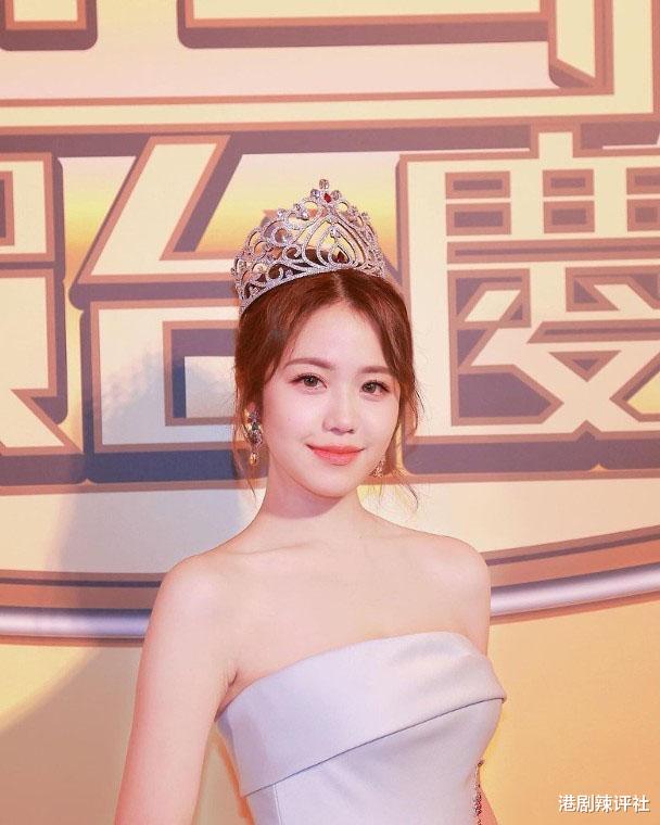 境遇逆转?港姐冠军顶替声梦小花主持节目,曾负面缠身被疑不受宠