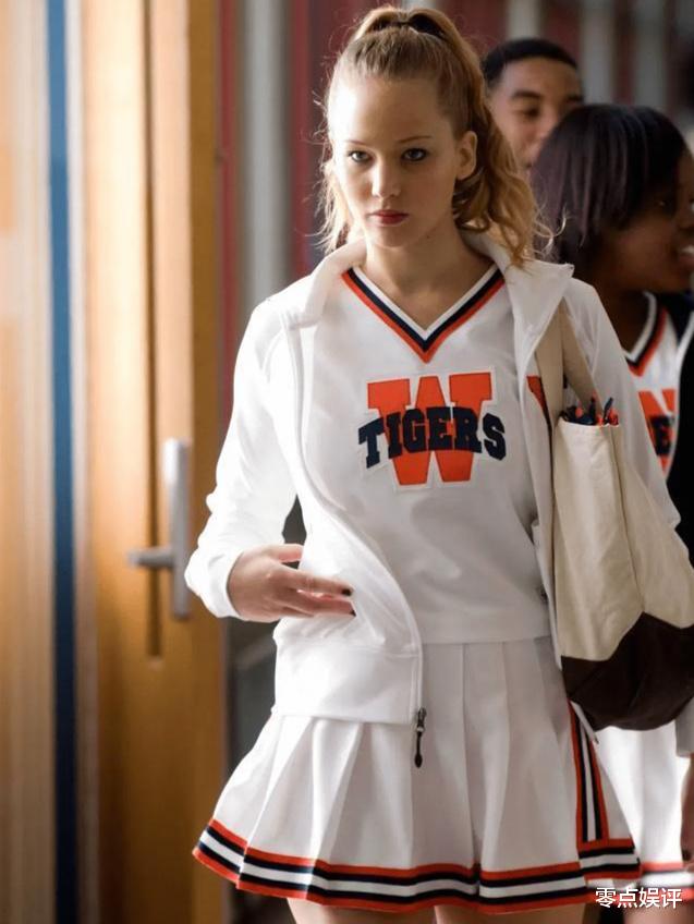 詹妮弗·劳伦斯重返影坛出演R级片,却被质疑整容,近照引发争议