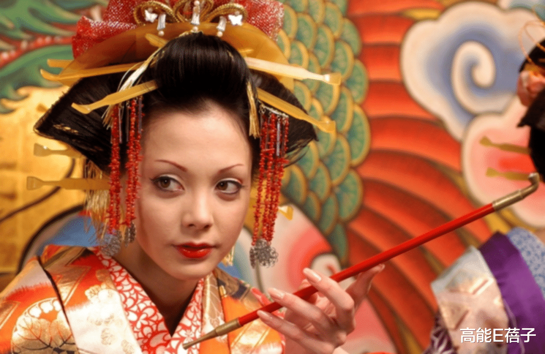 广末凉子|获奖女星接连出轨或离婚,日本“最佳妈妈奖”有毒?