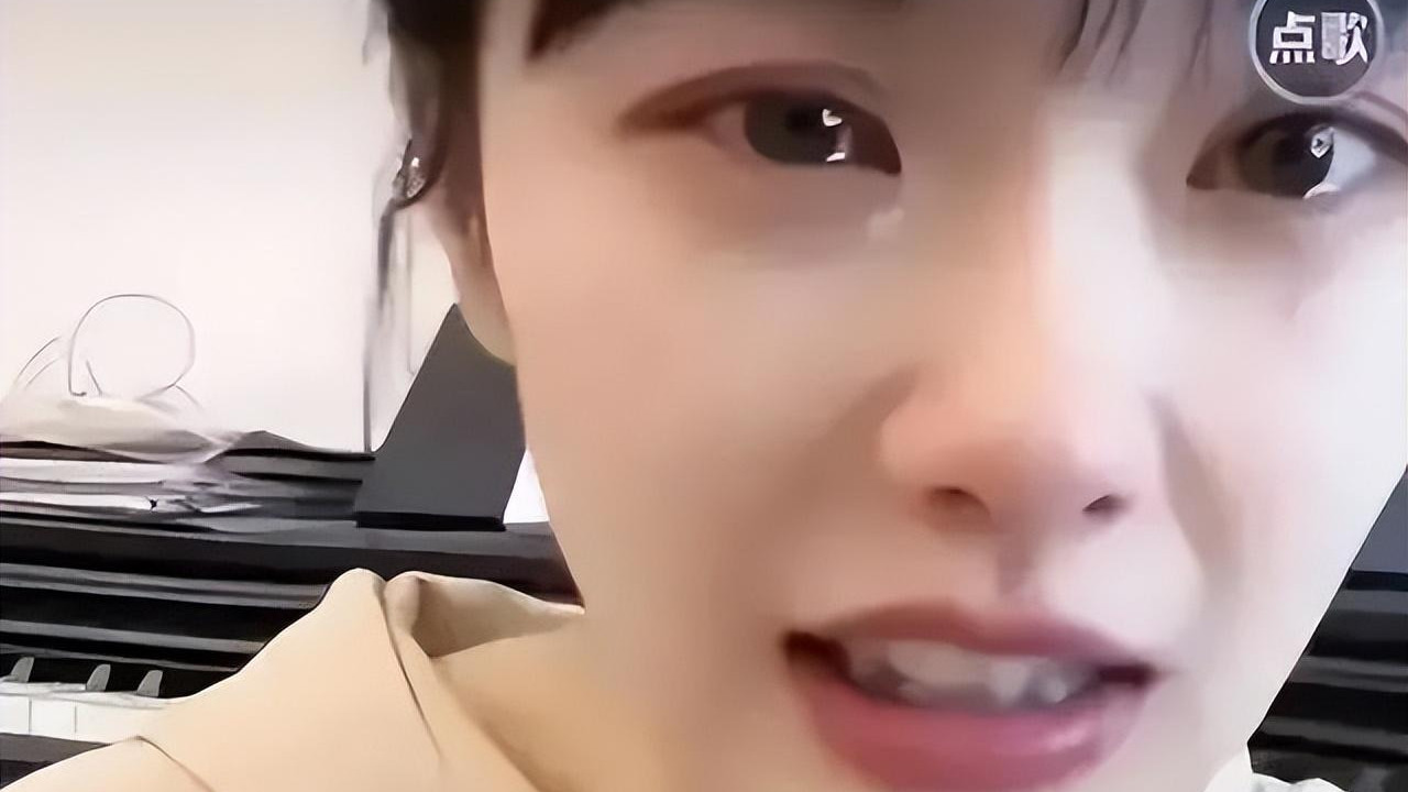 成龙|没整容、没辞职、没团队、没抄袭，挖呀挖黄老师凌晨发5点声明回击网暴