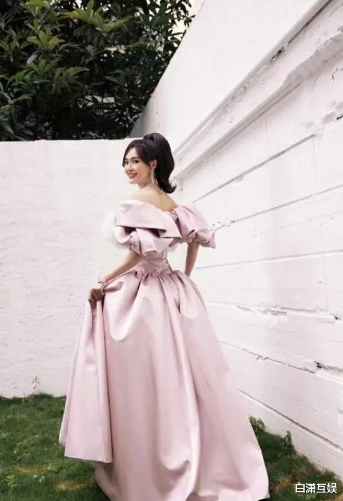 唐嫣粉丝会开启罢工！工作室带头发黑图，刘亦菲发文避唐嫣新片