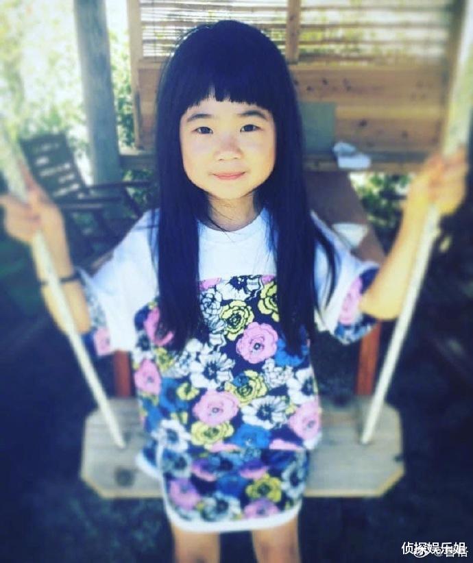 曹格为女儿庆生,13岁Grace整容式蜕变,妆发衣着时尚成熟