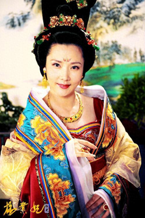 “江南美人”何赛飞:曾是邓颖超座上宾,嫁初恋33年,被宠成公主