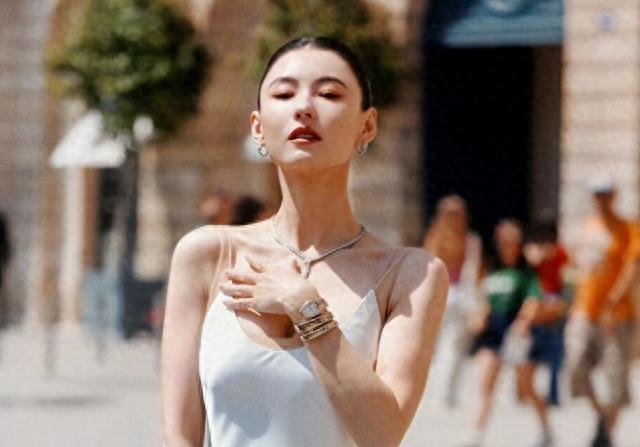 王菲终于不再沉默,发文霸气回击张柏芝,网友:好妈妈都是假的?