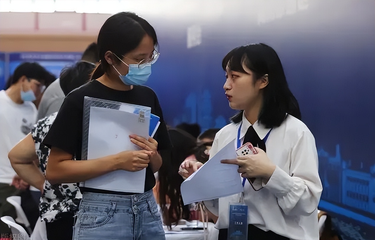 上海市|上海211硕士吐槽月薪5500,文科就业难引爆争论,事实果真如此?