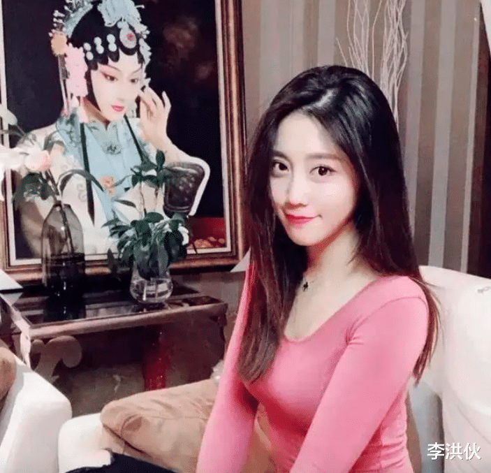 王梦婷|时隔一年多,与郭德纲传过绯闻的王梦婷上线,网友齐喊“小师娘”