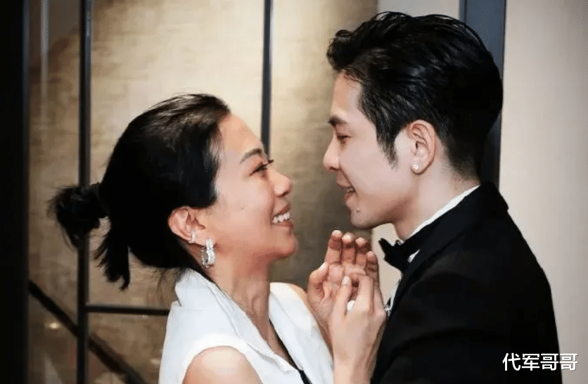 盘点与经纪人结婚的16位明星,看看谁最幸福?