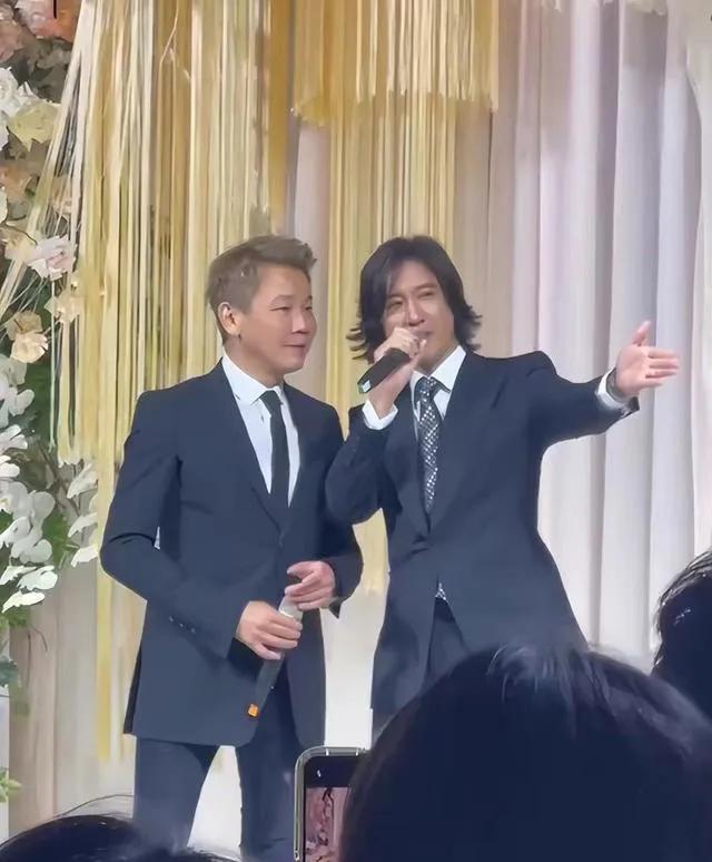 王力宏|王力宏离婚一审结果怎么样，王力宏略显憔悴，头发花白