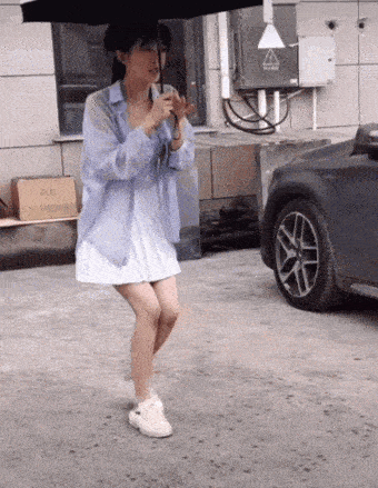 阚清子|31岁张含韵爆肥认不出!大象腿被指撞脸何洁,唱歌上气不接下气