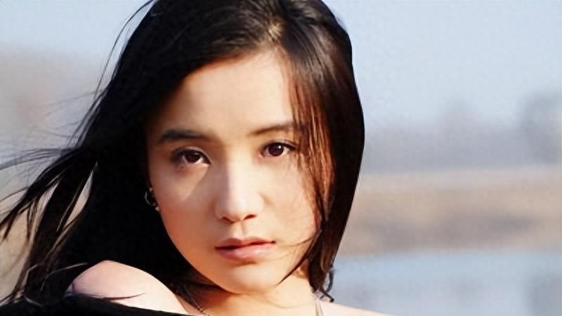 海清一句话，扯下宋佳“插足成瘾”的遮羞布，如今演技再好也救不了她