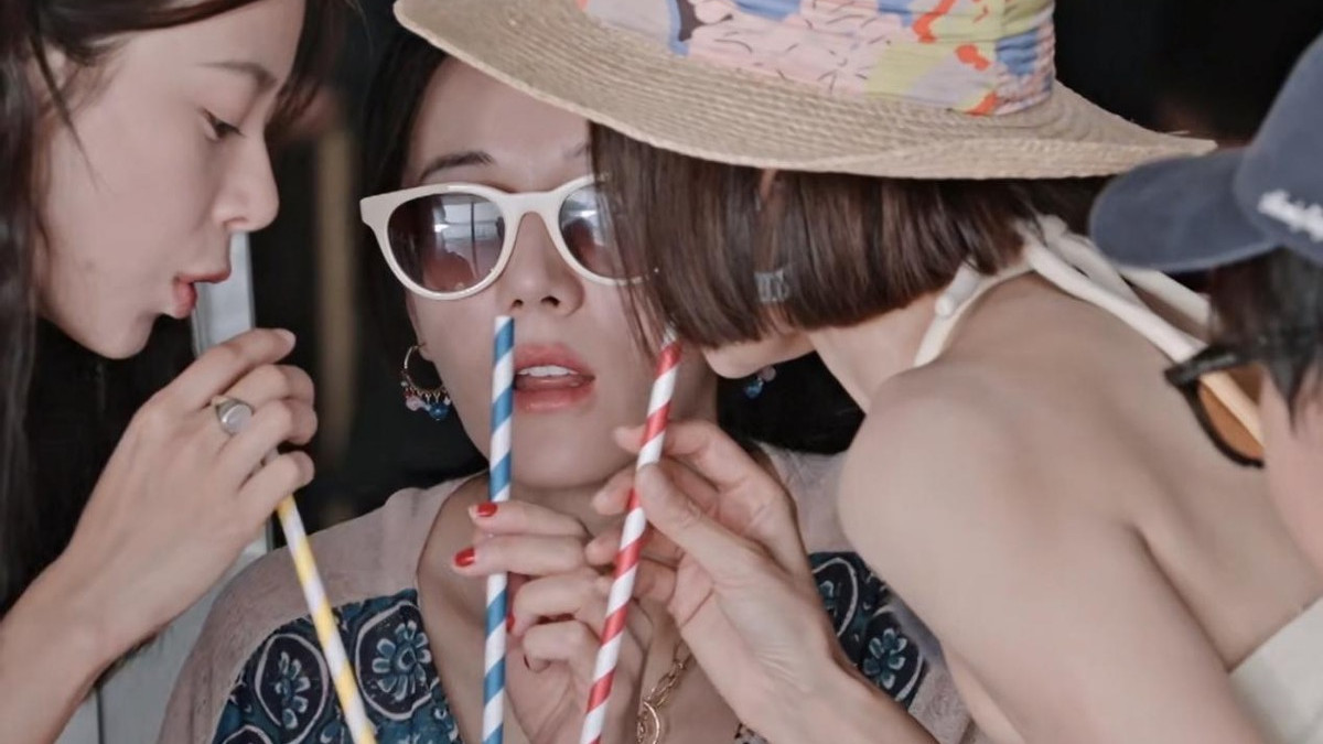 邂逅肌肉男，满屏虎狼之词，没分寸感的女明星算不算耍流氓？