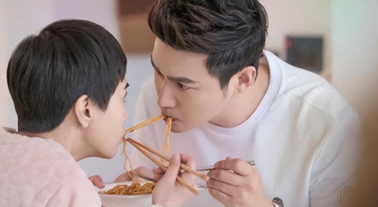 伸舌头、嘴亲肿、面条吻,这些中老年演员拍吻戏,看得人如鲠在喉