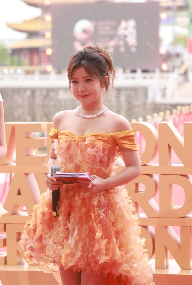 冯小刚 任达华众多明星齐聚第九届“文荣奖”颁奖典礼