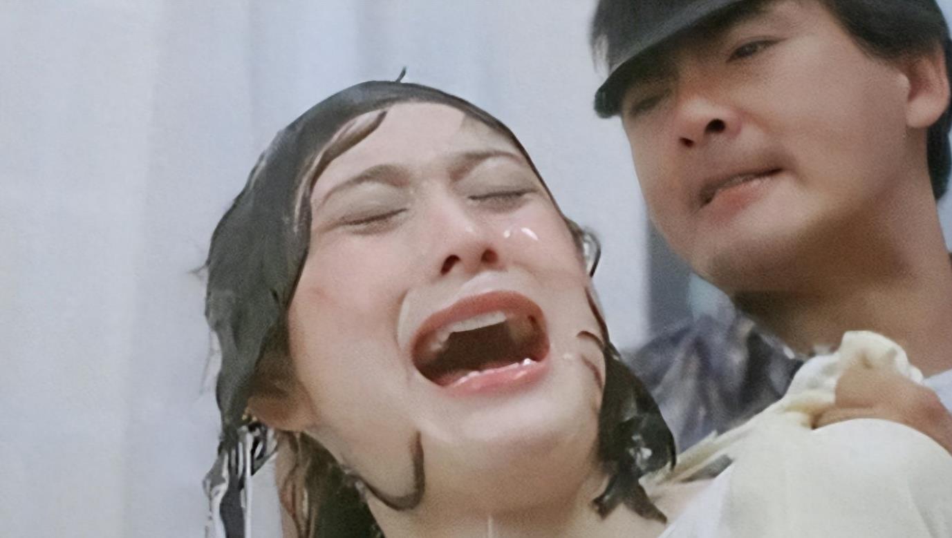 影视剧中令人胆颤的“假戏真做”,是真敬业?还是借戏“霸凌”演员?