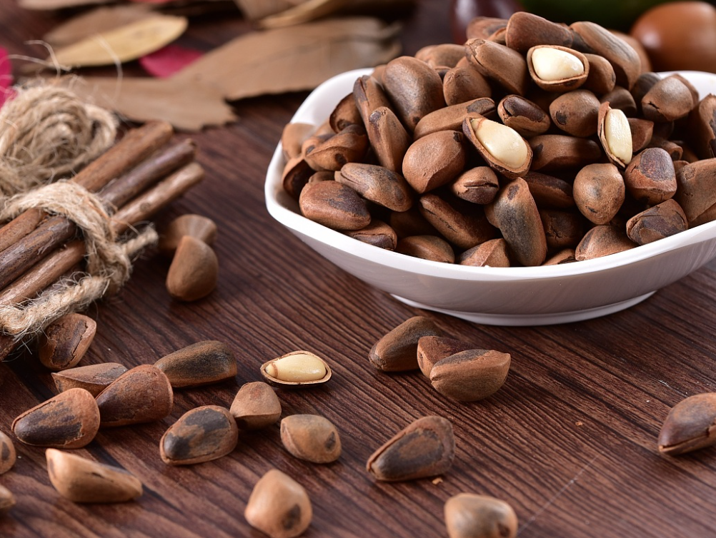 |无论多有钱,春节期间别买这4种坚果,内行人:“白给都不要!”