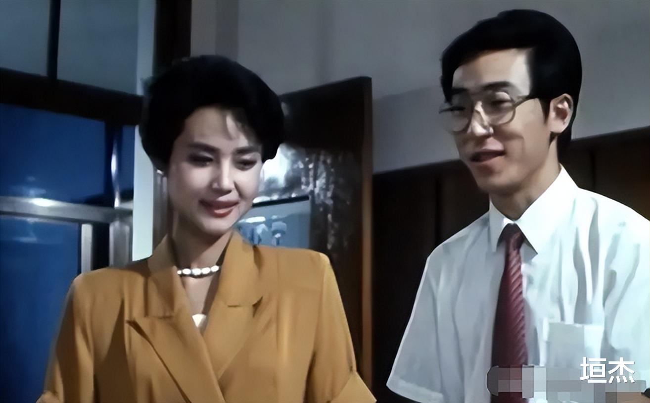 宁理|宁理：曾吃10年软饭，50岁演变态走红，成名背后最感谢3个女人?