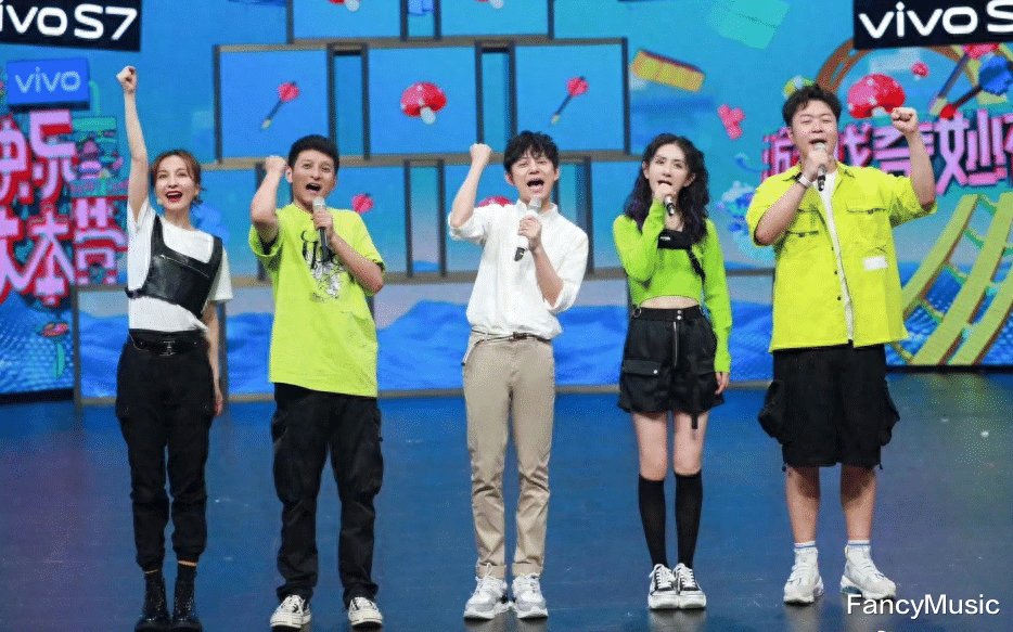 娱乐圈明星也“表里不一”,邋遢房间脏乱差,被曝光后引争议!