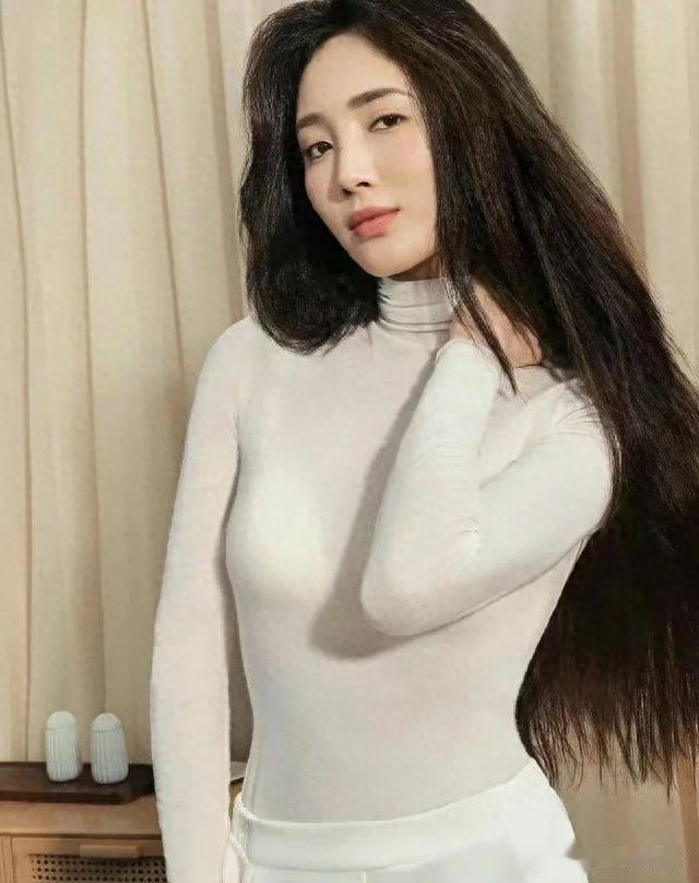 王紫璇写真——他只字未提喜欢你,你句句都是我愿意。