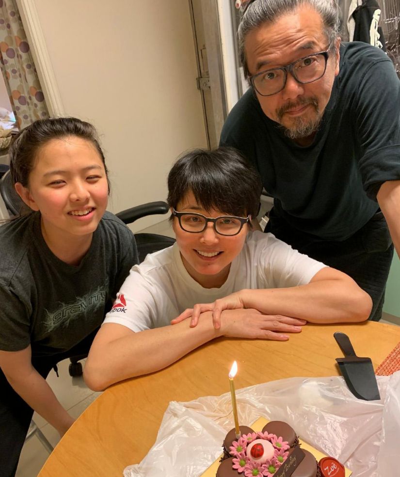 演员张延:父亲早逝,嫁大5岁香港丈夫生一女,和丈夫拥有两个家