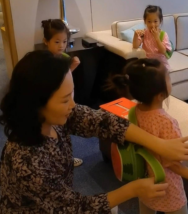 破·局|她被誉为军中花仙子，连续15年上春晚，男友患癌离世，52岁仍单身