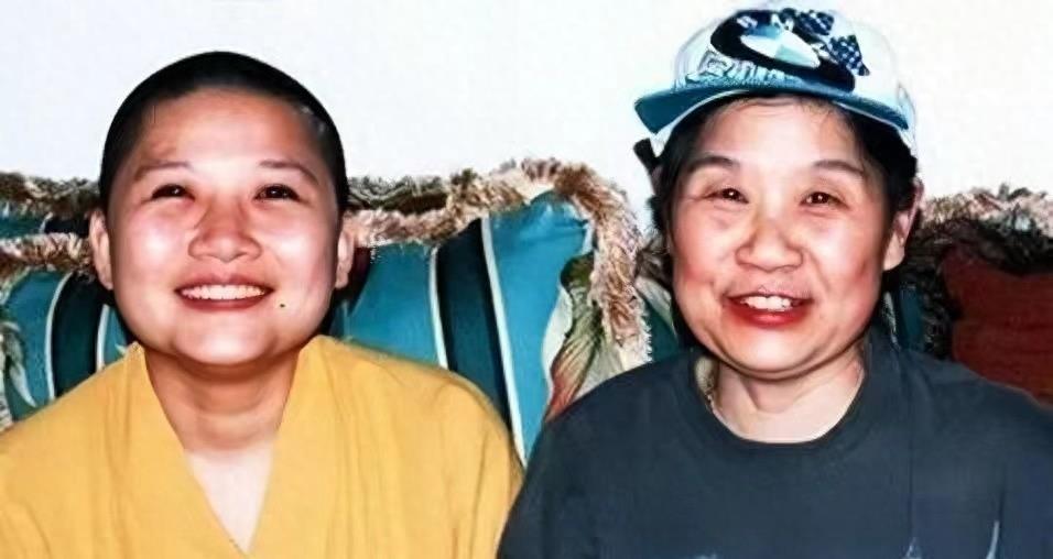 李娜出家已26年:80岁老母亲含泪陪她住寺庙,如今的她们过得怎样