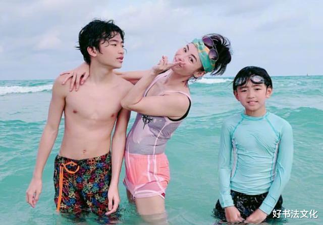 张柏芝|小儿子被生父带走？张柏芝庆生晒俩儿子照片，大儿子越来越像谢贤