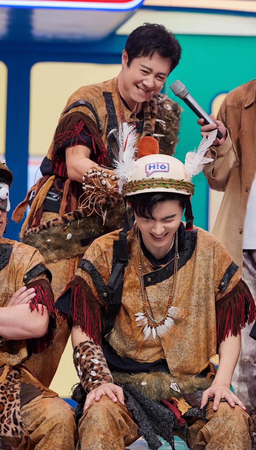 《披荆斩棘》来好六街团建啦!张栋梁被泼懵王耀庆答题成最强捡漏