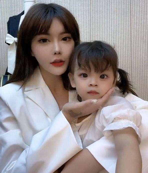 盘点汪峰的婚恋史：有过四任生过四个孩子，堪比韩安冉