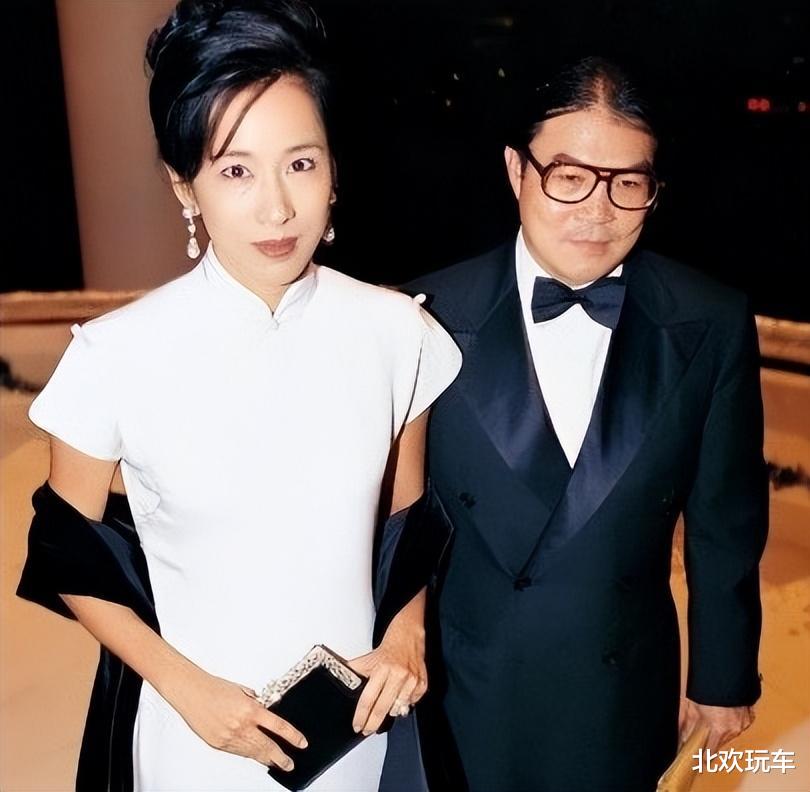 “广东一枝花”侯玉婷:曾和霍震霆传绯闻,如今65岁成了模范婆婆