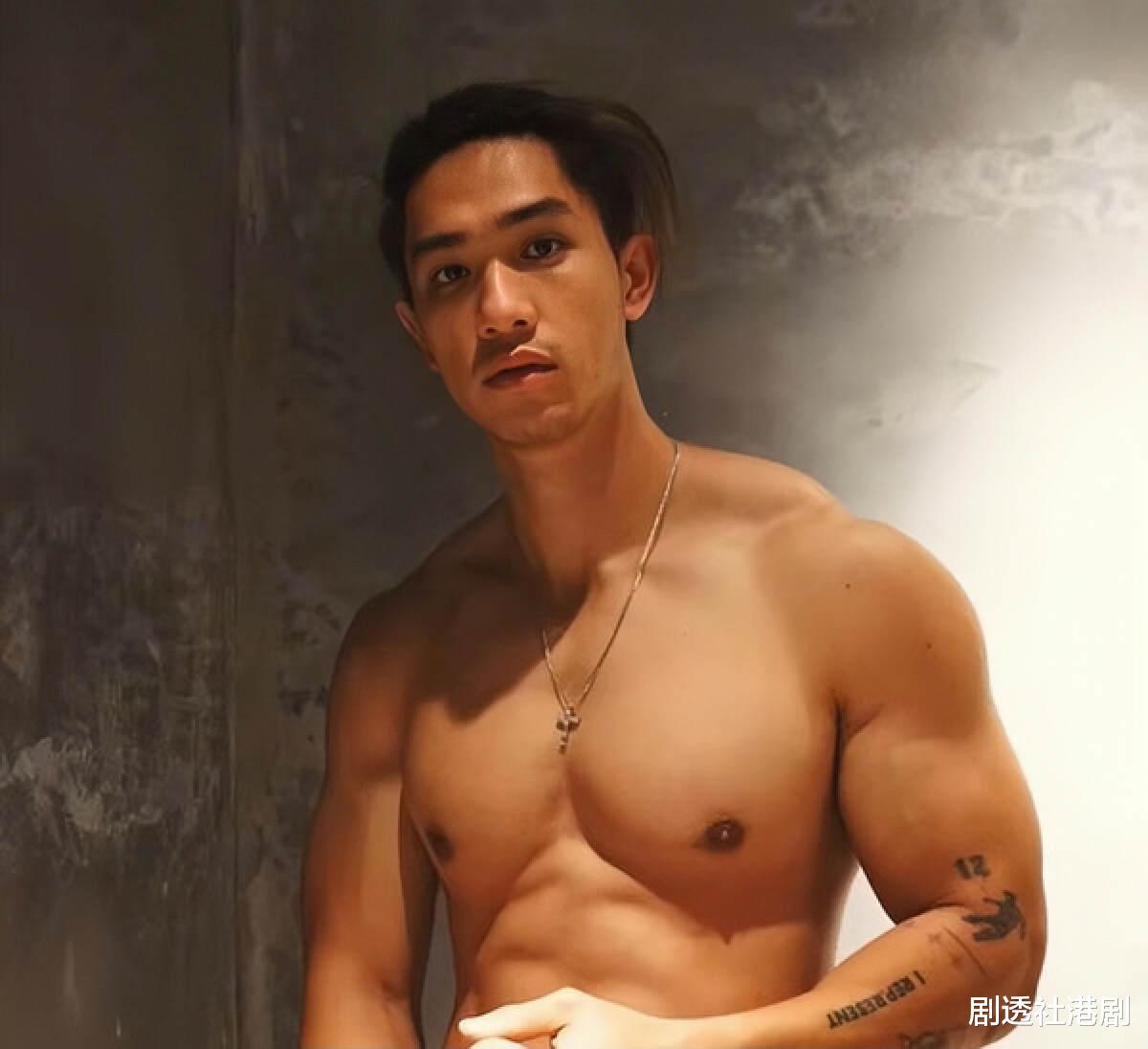 吴婉芳|香港知名星二代主动脱衣做代言!晒健硕腹肌胸肌,和冻龄母亲像姐弟