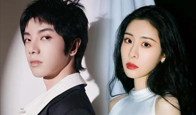 关晓彤现身鹿晗演唱会，被撞见后慌张戴口罩，暗戳戳撒糖超甜！