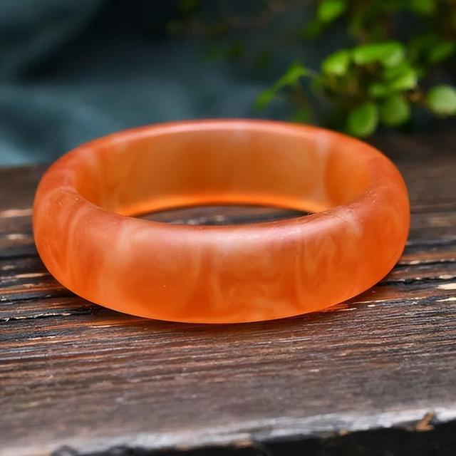 文玩|鱼也是文玩人？鱼界的文玩大师，看它盘的文玩，颜值堪比蜜蜡！