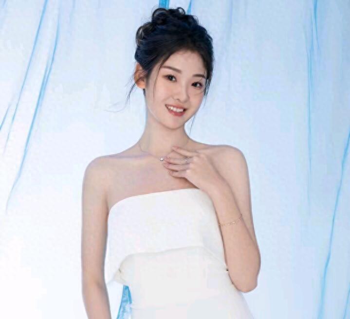 康枝子何文茵与康家亲人久别重逢,已被冯子晴取代的她难以再回归了