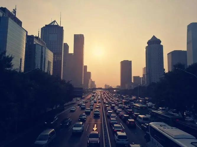 普通人想要月入过万可以试试创业或者打工+副业的方式