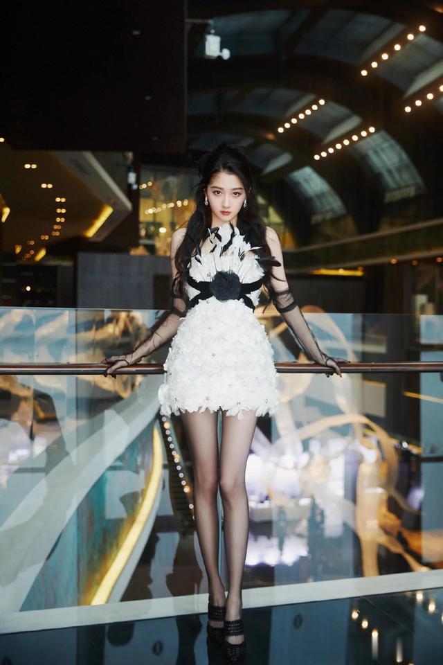 关晓彤双十一晚会造型发布！这谁不爱啊\uD83E\uDD24 ???