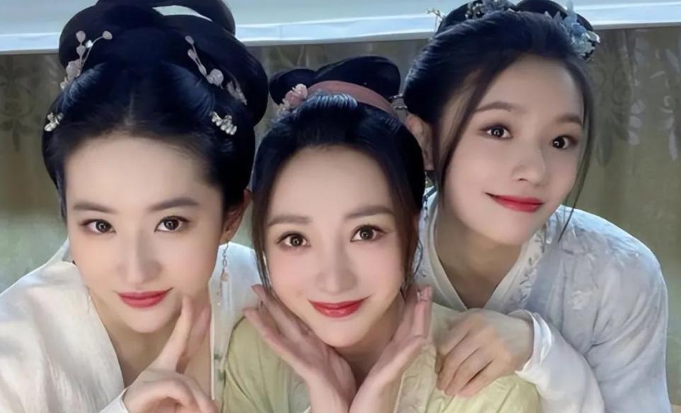 一婚嫁外交官,二婚嫁美国律师,为了女儿离婚,这个女人不简单