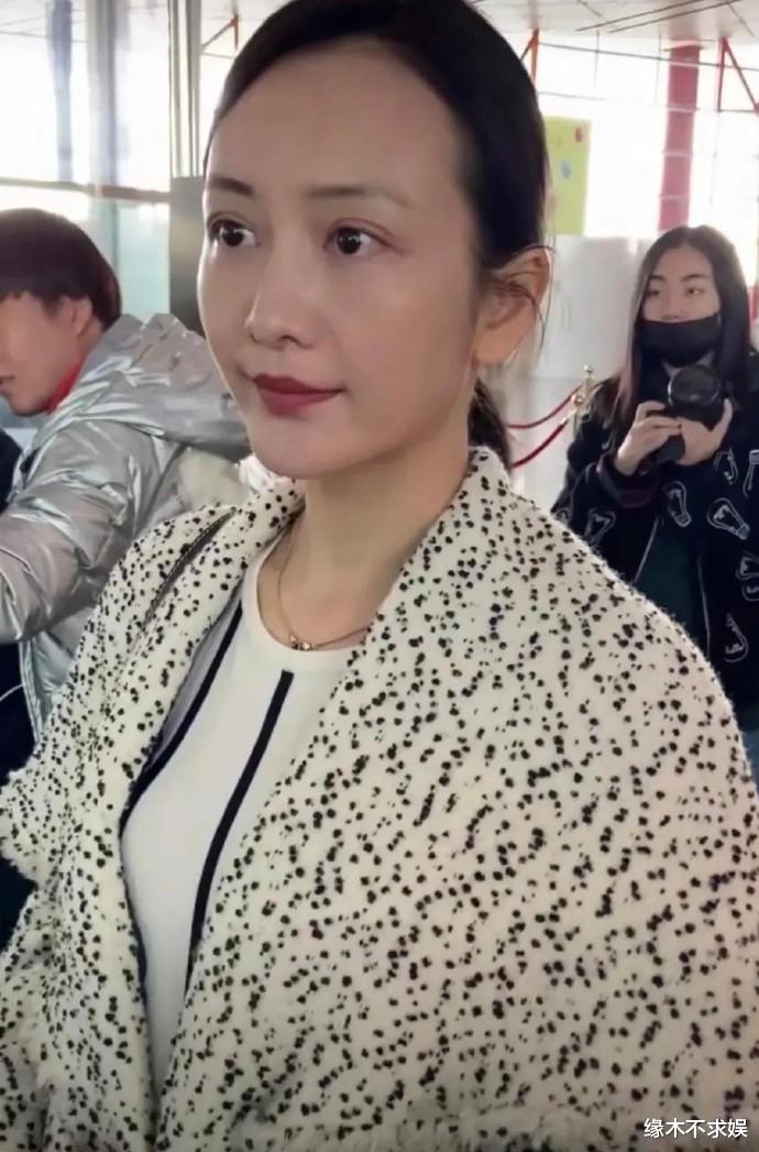 王鸥原生家庭令人窒息！被曝为留住何九华而怀孕，男友是杨幂铁粉