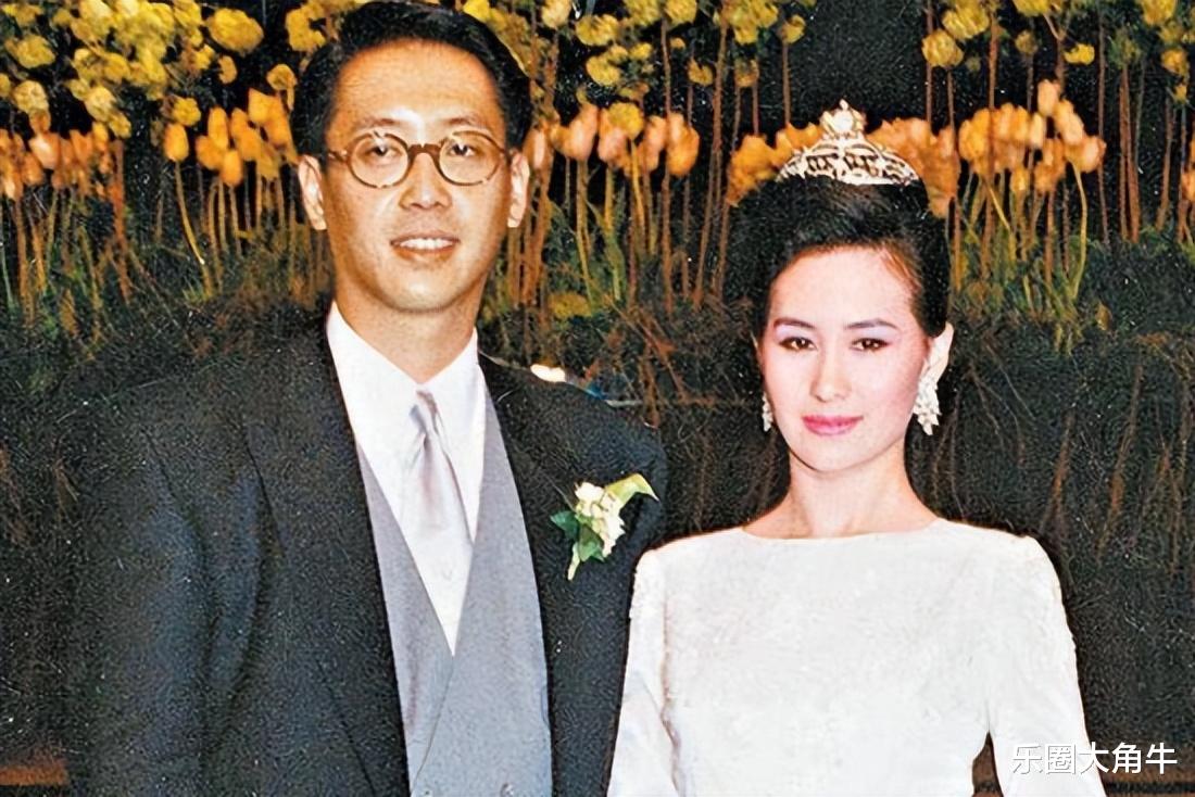 离婚23年后，再看何超琼，许晋亨的各自境遇，夫妻差距一目了然