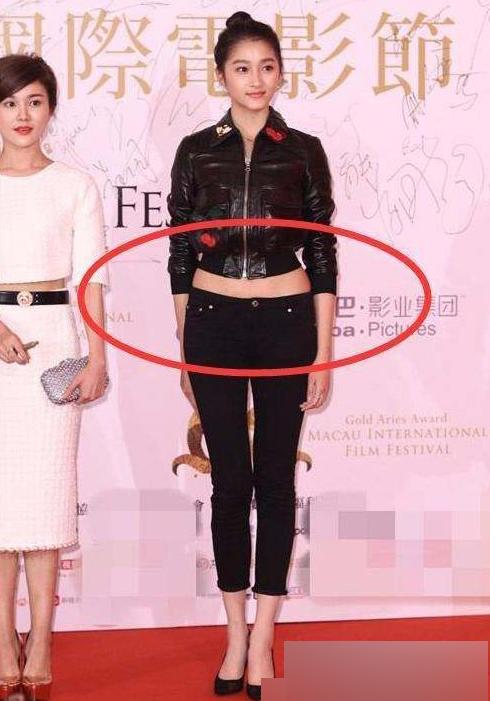 |完美女神是假的,溜肩没腰,皮肤松弛,生图揭露人间真实