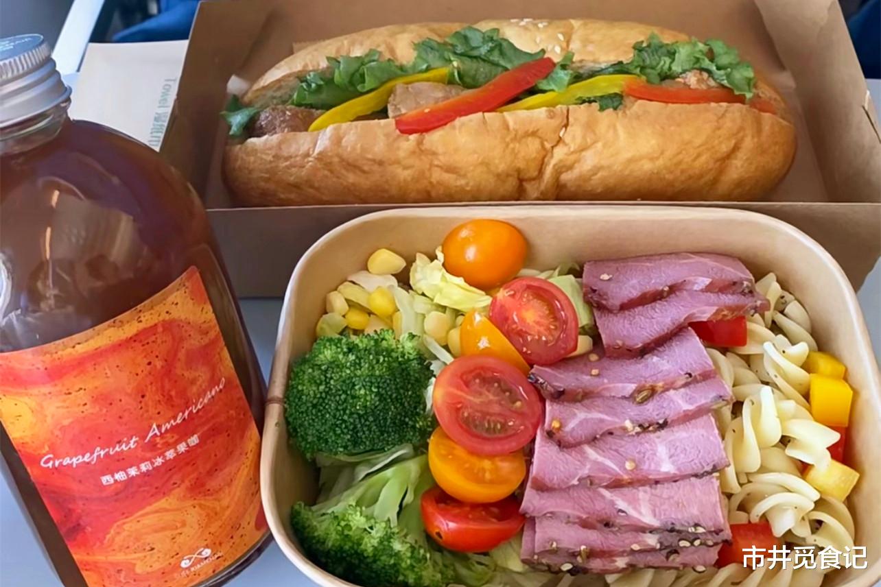 飞机餐|哪家航空公司的飞机餐最好吃?6家公司榜上有名,掐着饭点买机票