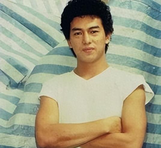 一代功夫巨星惨死家中8天无人知!惠英红含泪曝光死因,悔不当初