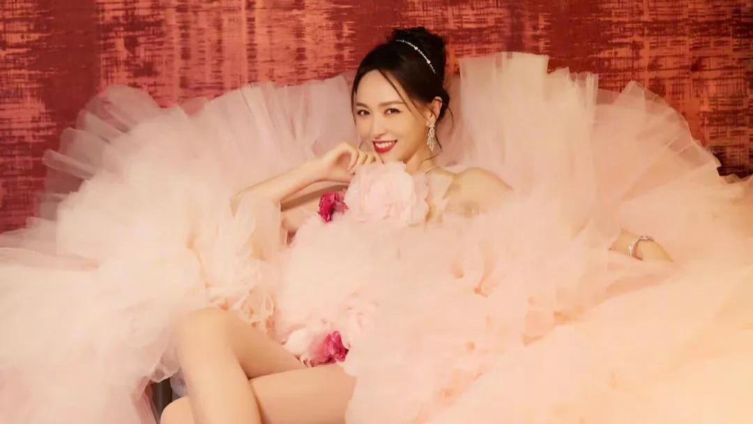 唐嫣|微博之夜被拦在会场门口20分钟进不去？唐嫣深夜晒图回应