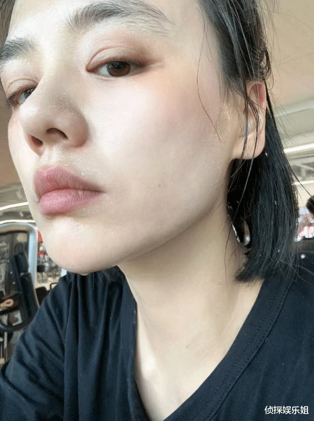 马思纯 马思纯晒健身美照，全素颜出镜颜值耐打，瘦身成功后又美又自信