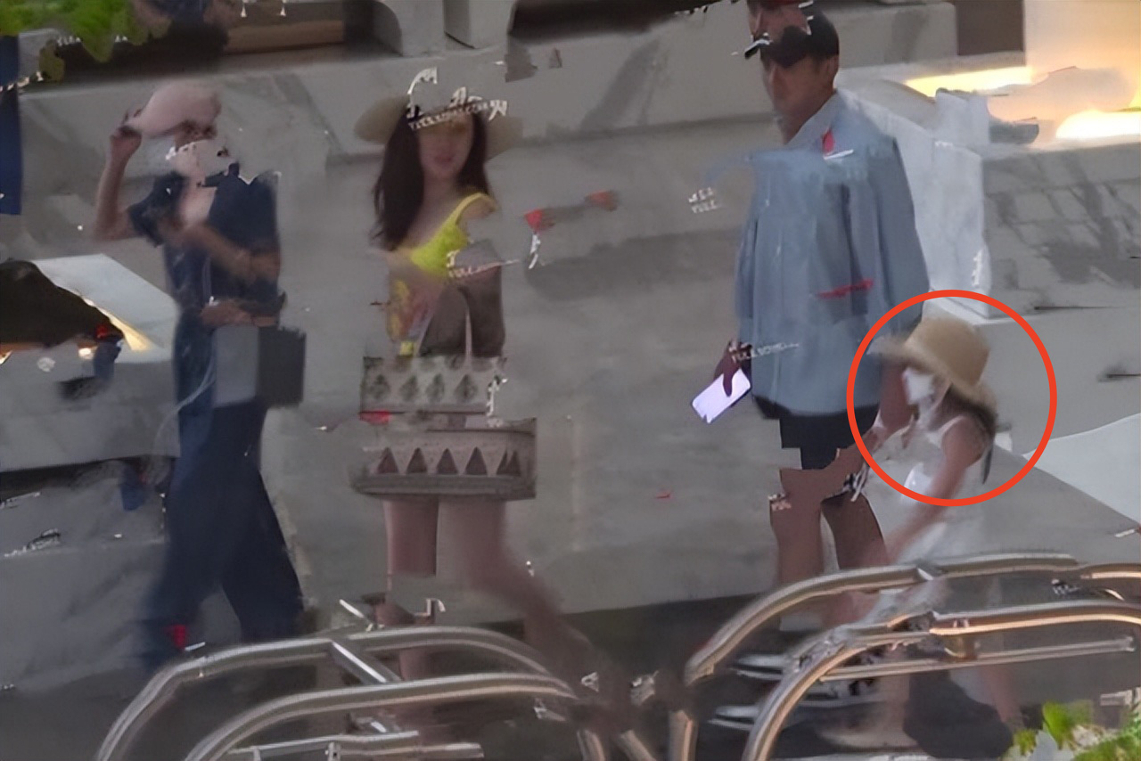 杜宇麒|杜江一家久违现身,霍思燕略微发福,嗯哼亲妹妹疑现身,长得超像哥哥