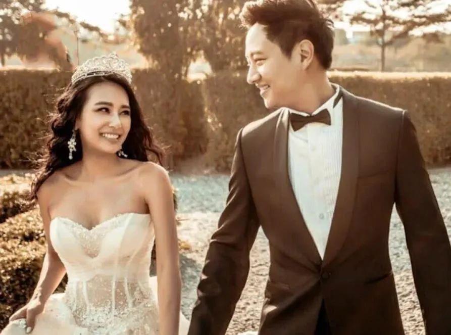 王思佳|41岁女星,炫假富,背A货包包、豪门贵妇人设崩塌