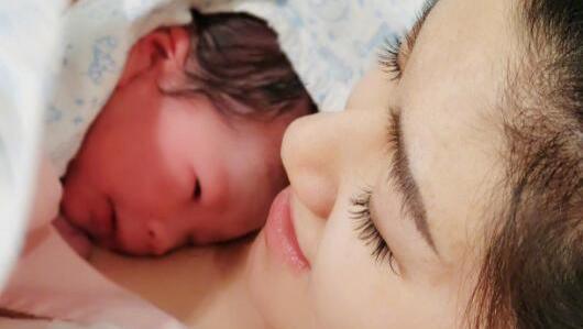 打响“去父留子”第一炮！41岁任家萱官宣产子，5年伤痛换取狠心的幸福