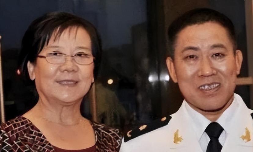 想不到8月还没结束,国家一级演员杜旭东,就给内娱演员敲了警钟