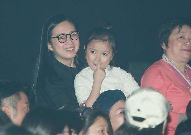 刘德华11岁女儿才艺曝光!能唱会跳懂画画,多才多艺天王自愧不如